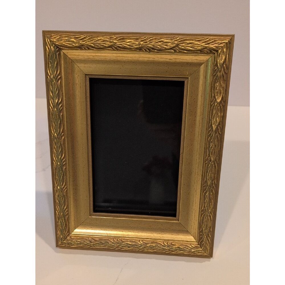 Vintage Gold Ornate Picture Frame Velvet Easel Back 4" x 6" Photo Opening
